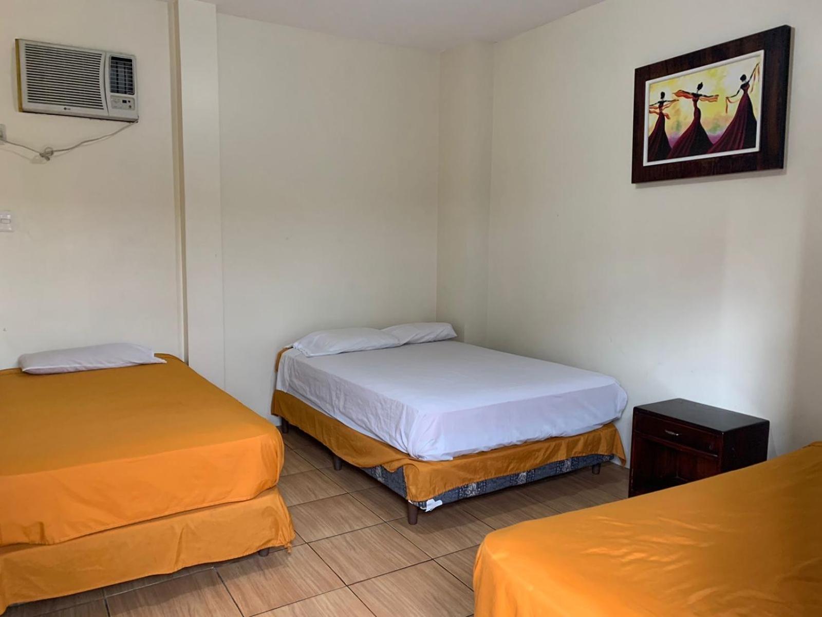 Hostal Las Velas Hotell Manta Exteriör bild