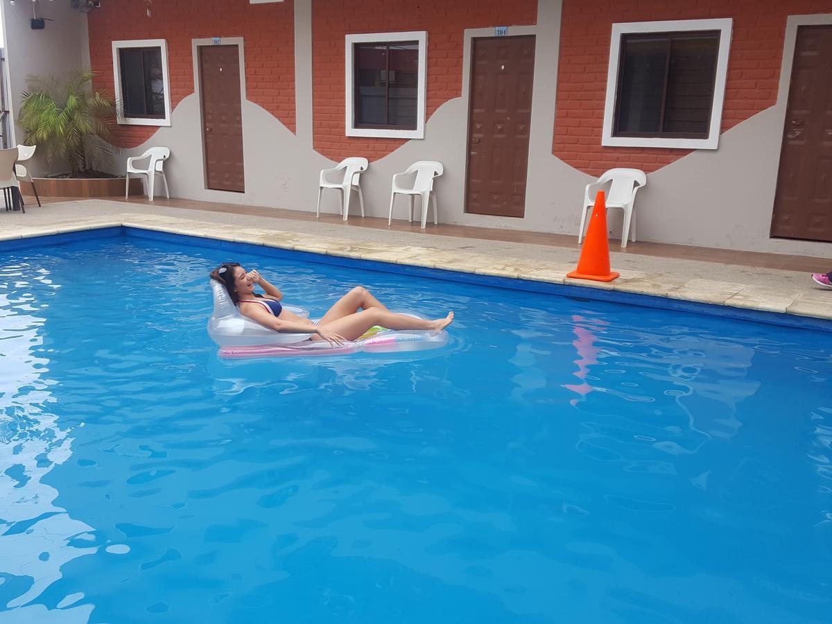 Hostal Las Velas Hotell Manta Exteriör bild