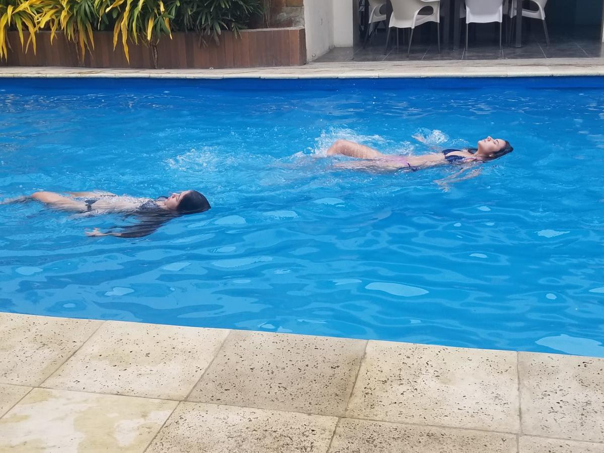 Hostal Las Velas Hotell Manta Exteriör bild